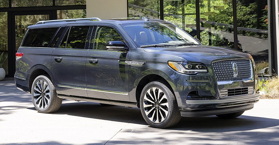 Black Lincoln Navigator